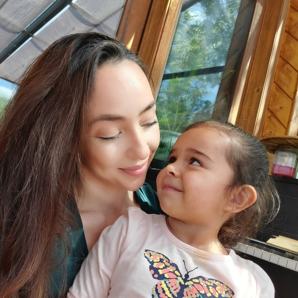 Meet your Posher, Vanessa - Picture 2 of 3